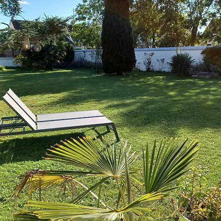 לינה וארוחת בוקר La Carte Postale 4*